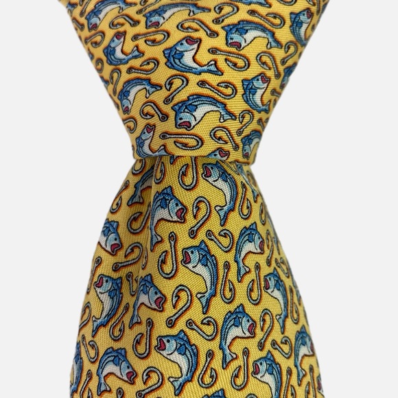 Vineyard Vines Other - Vineyard Vines Necktie Tie Fish Hook Fishing Print Silk Made in the USA